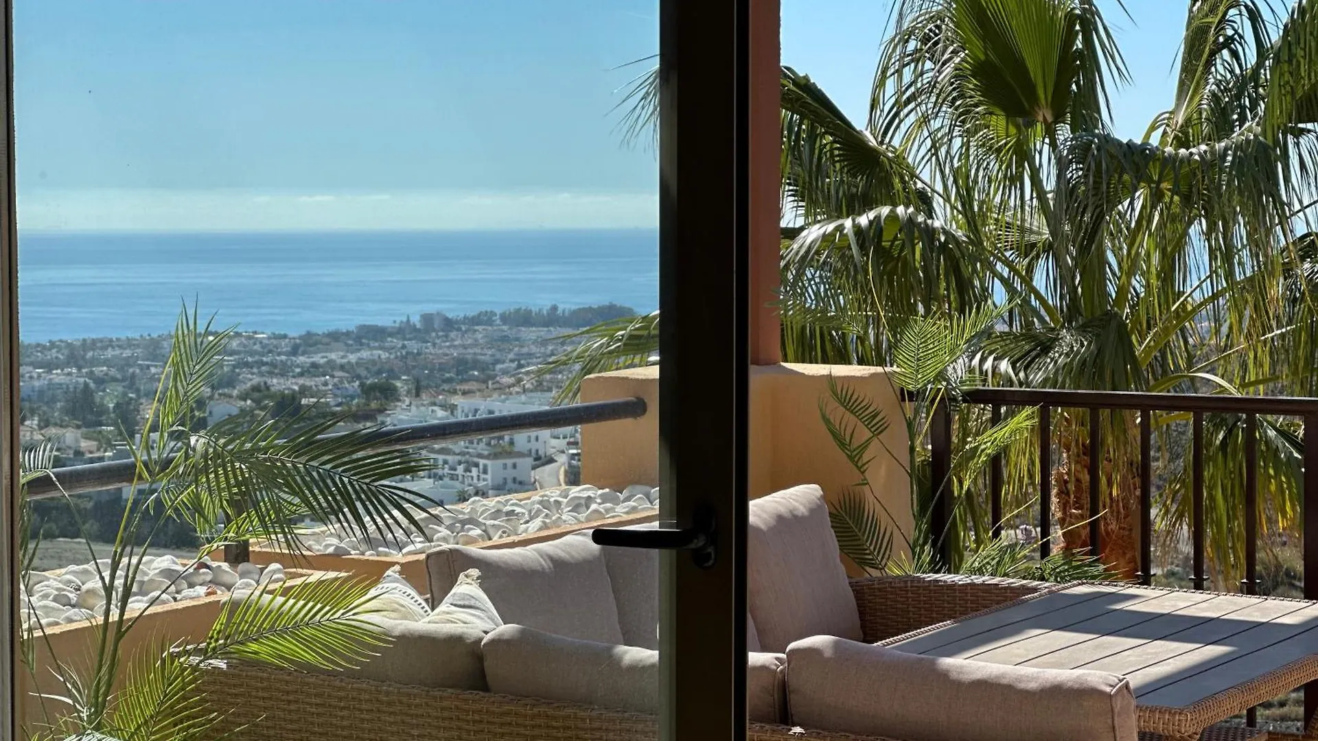 Charming 2 Bed Apartment In Quartiers Marbella Estepona Spain
